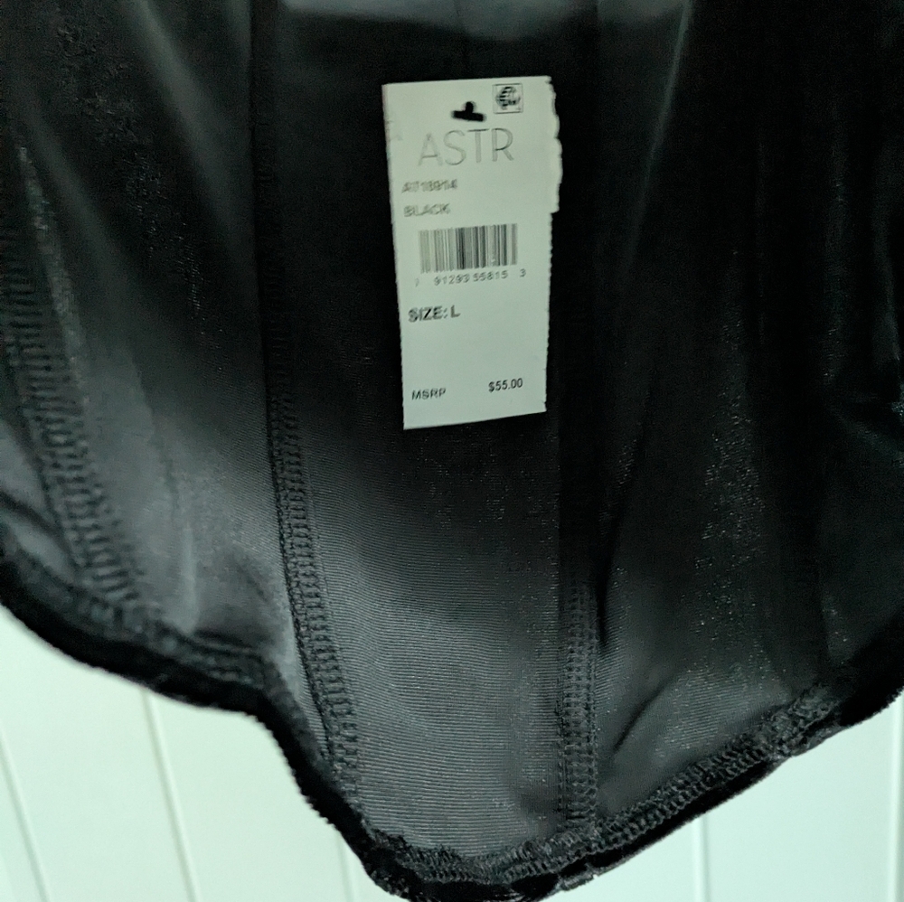 Astr The Label Black Velvet Corset Crop Top - Picture 9 of 9